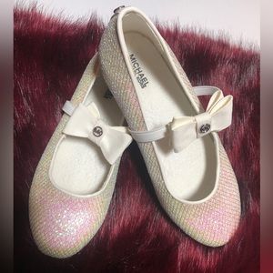 MK Michael Kors Girls Rover Day  White Iridescent Ballerina Bowtie Wedding Flats